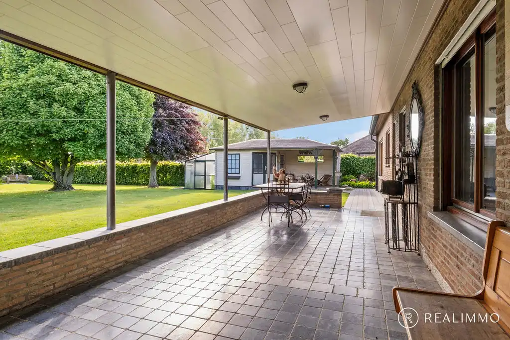 Alleenstaande instapklare woning op 1.483 m² in rustige ligging te Deerlijk! foto 13