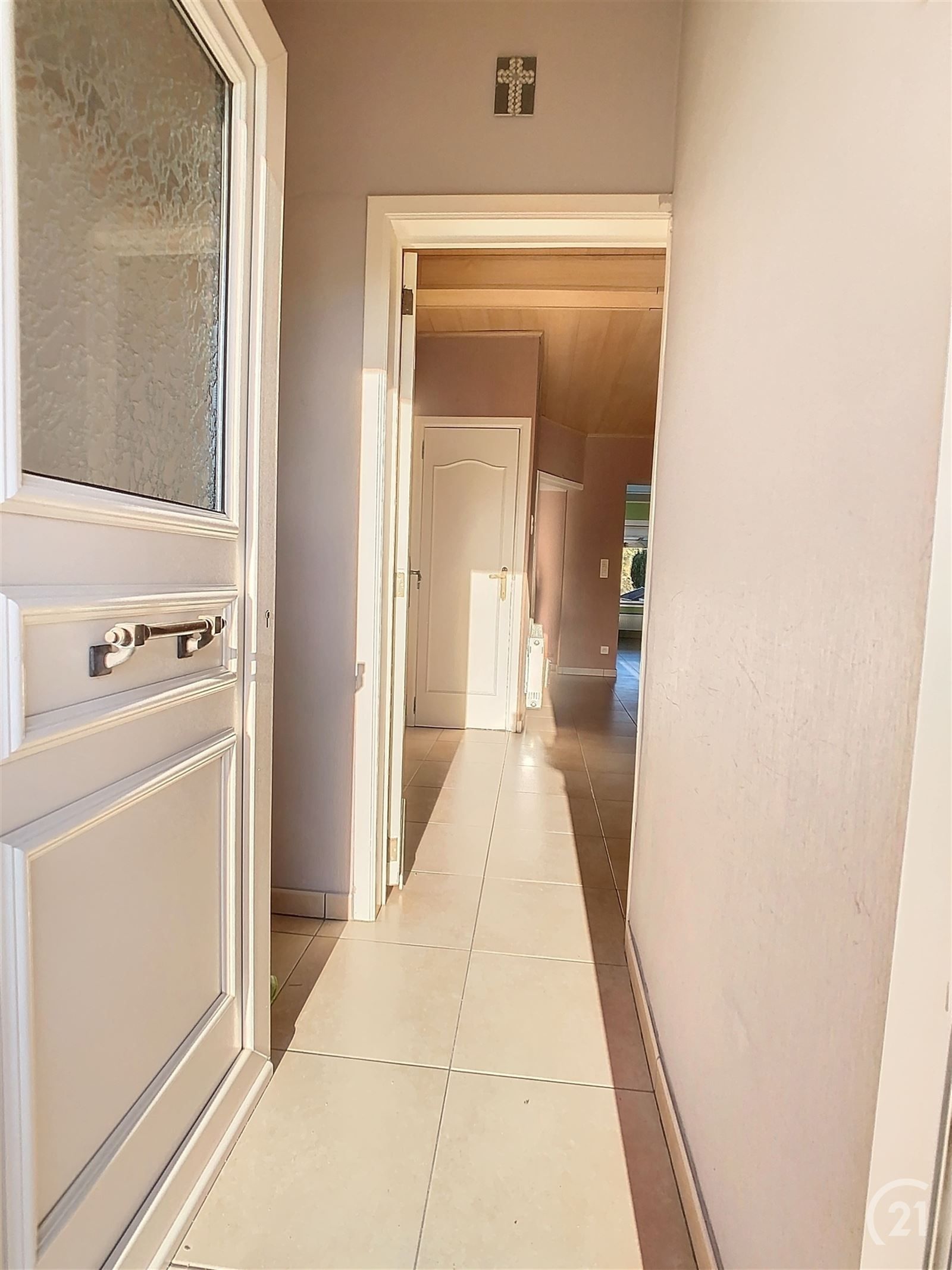 Gerenoveerde woning met tuin in rustige straat foto 3