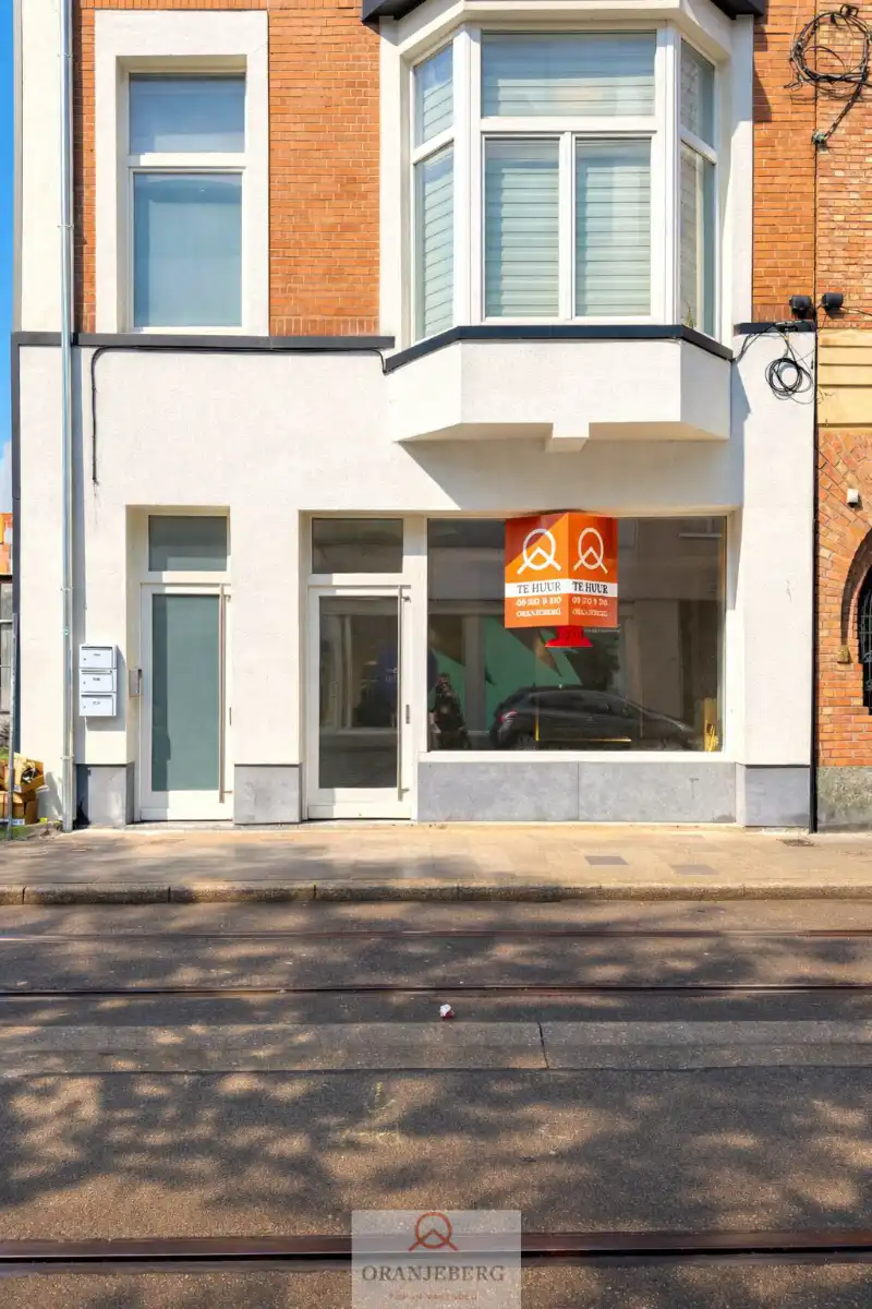 Commerciële ruimte of kantoorruimte op invalsweg centrum Gent foto 4
