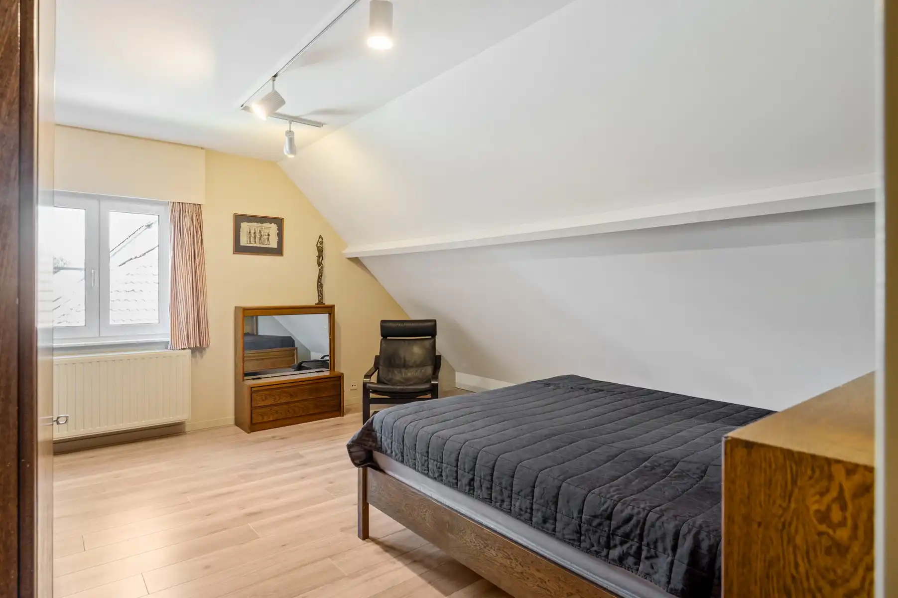 Ruime en lichtrijke villa in rustige, groene omgeving foto 31