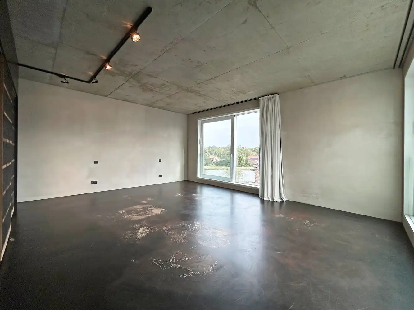Prachtige&nbsp;loftlook appartement gelegen in de site van Axel Vervoordt met 1 slaapkamer te Wijnegem foto 8