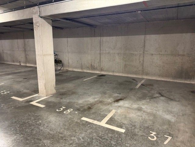 GARAGE/PARKING te BRUGGE foto 5