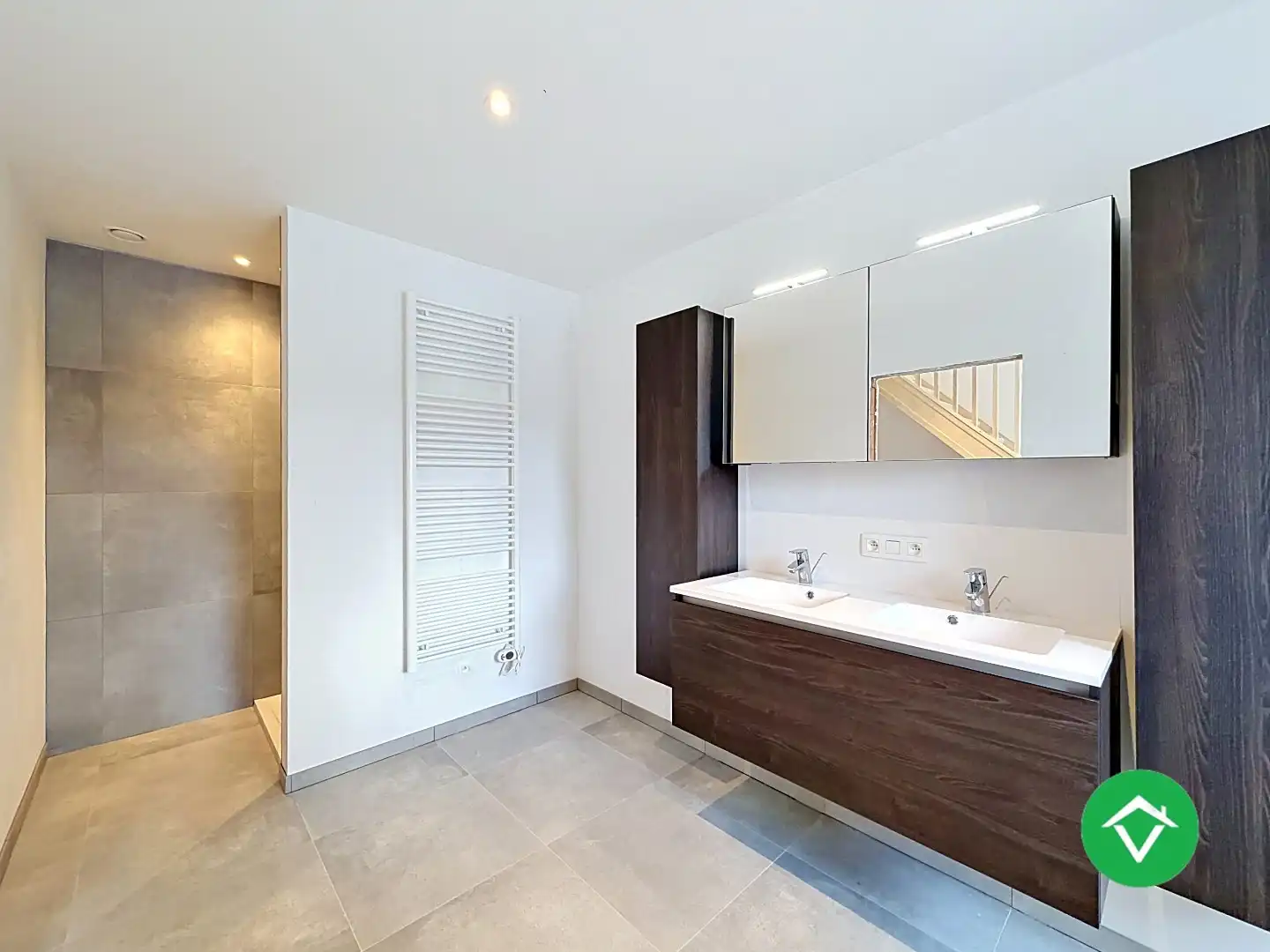 Centraal gelegen nieuwbouwwoning met 3 slaapkamers, tuin en overdekte autostaanplaats foto 18