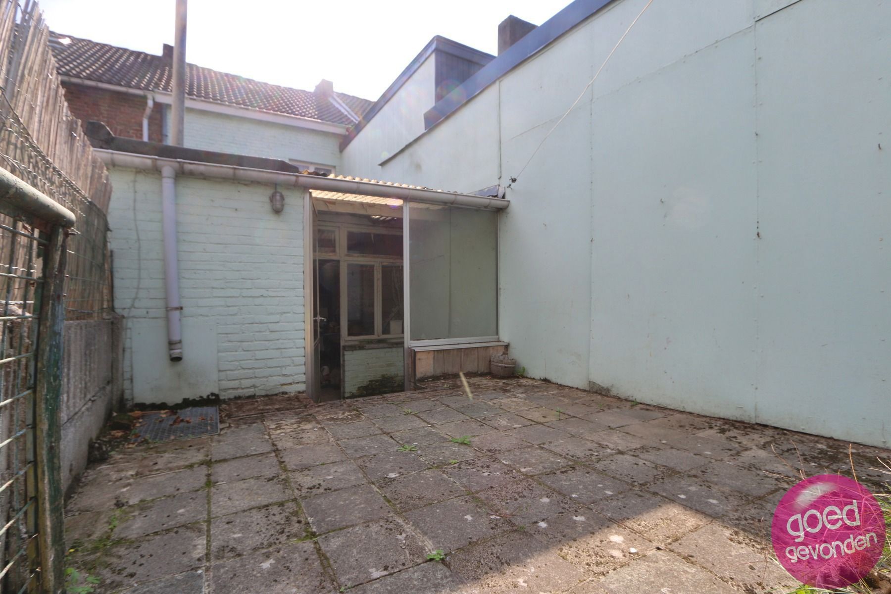 TE RENOVEREN WONING - 1 tot 2 SLK - TUIN - CENTRALE LIGGING foto 10