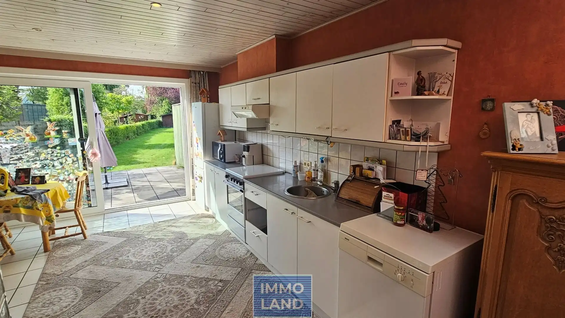 Charmante rijwoning met diepe zuid gerichte tuin in Hasselt. foto 4