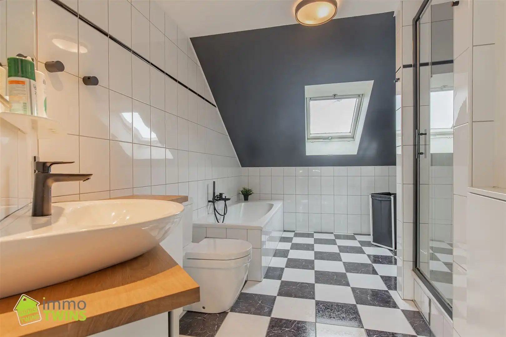 Lichtrijk en energiezuinig dakappartement met terras foto 14