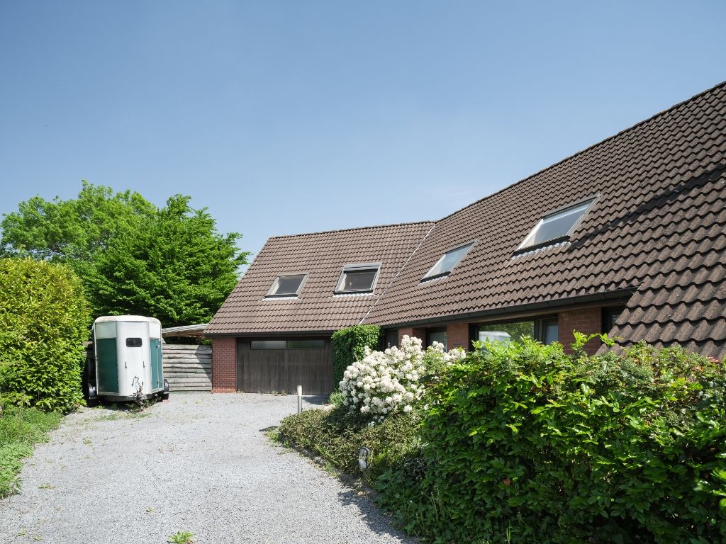 Vrijstaande woning met prachtige tuin en uitzonderlijk bouwvolume (424 m²), omringd door groen foto 18