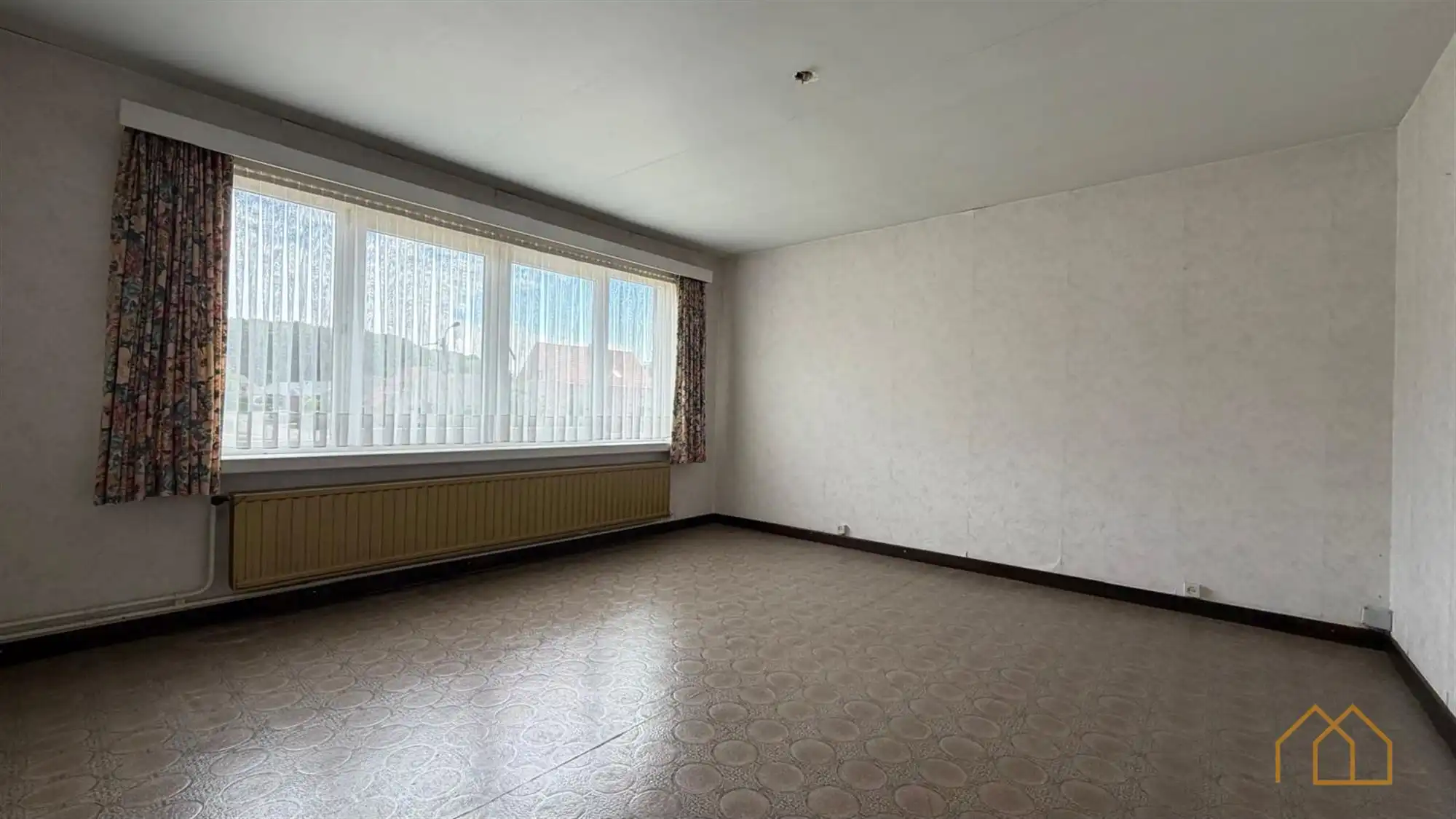 Vrijstaande woning met 3 slk en tuin foto 16