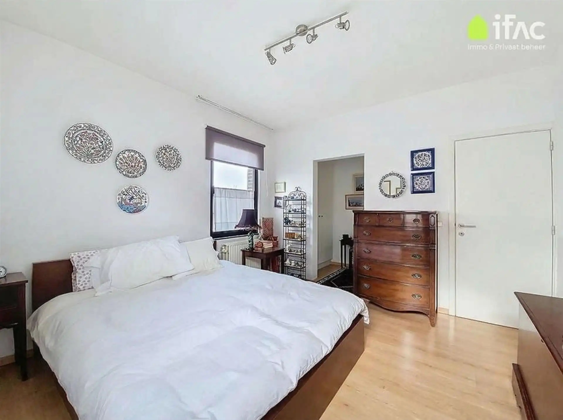 Ruime villa 6 slpks, 2 bureaus, 5 badkamers op +/-17are foto 19