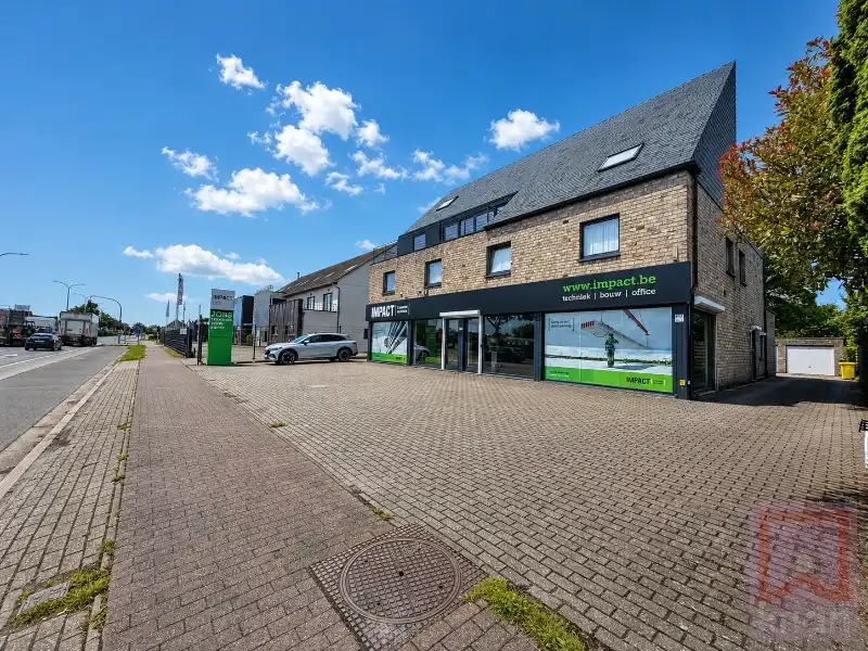 TOPLOCATIE: verhuurd handelspand van 258 m² met atelier en garage! foto 2