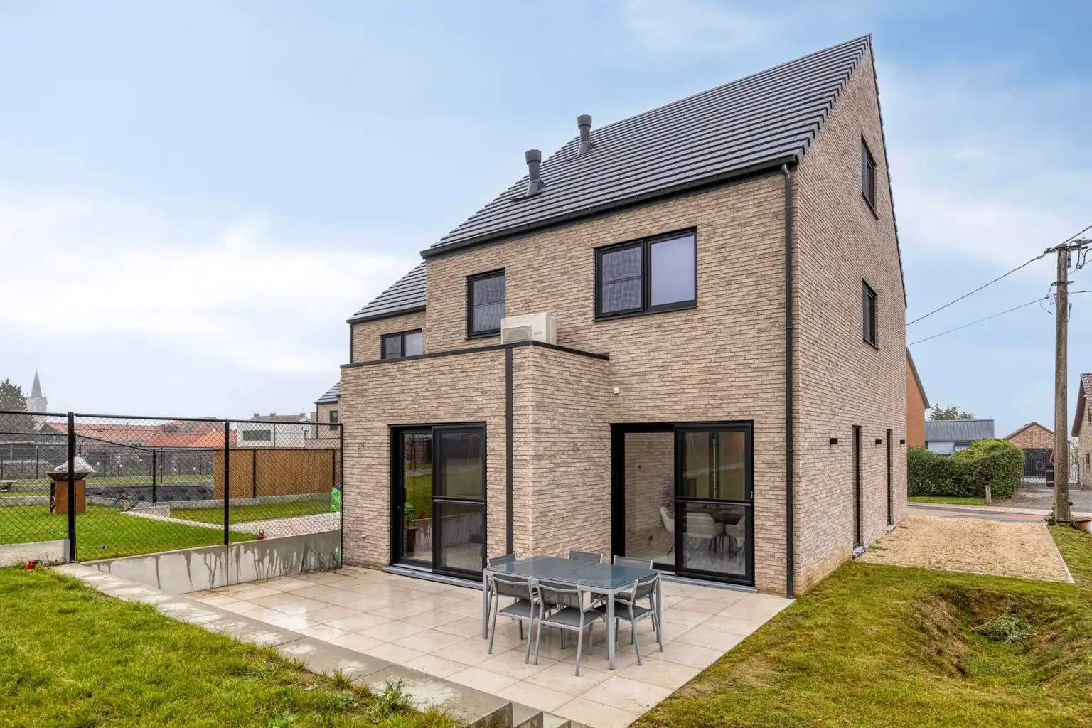 Mooie nieuwbouwwoning onder het registratierecht foto 31