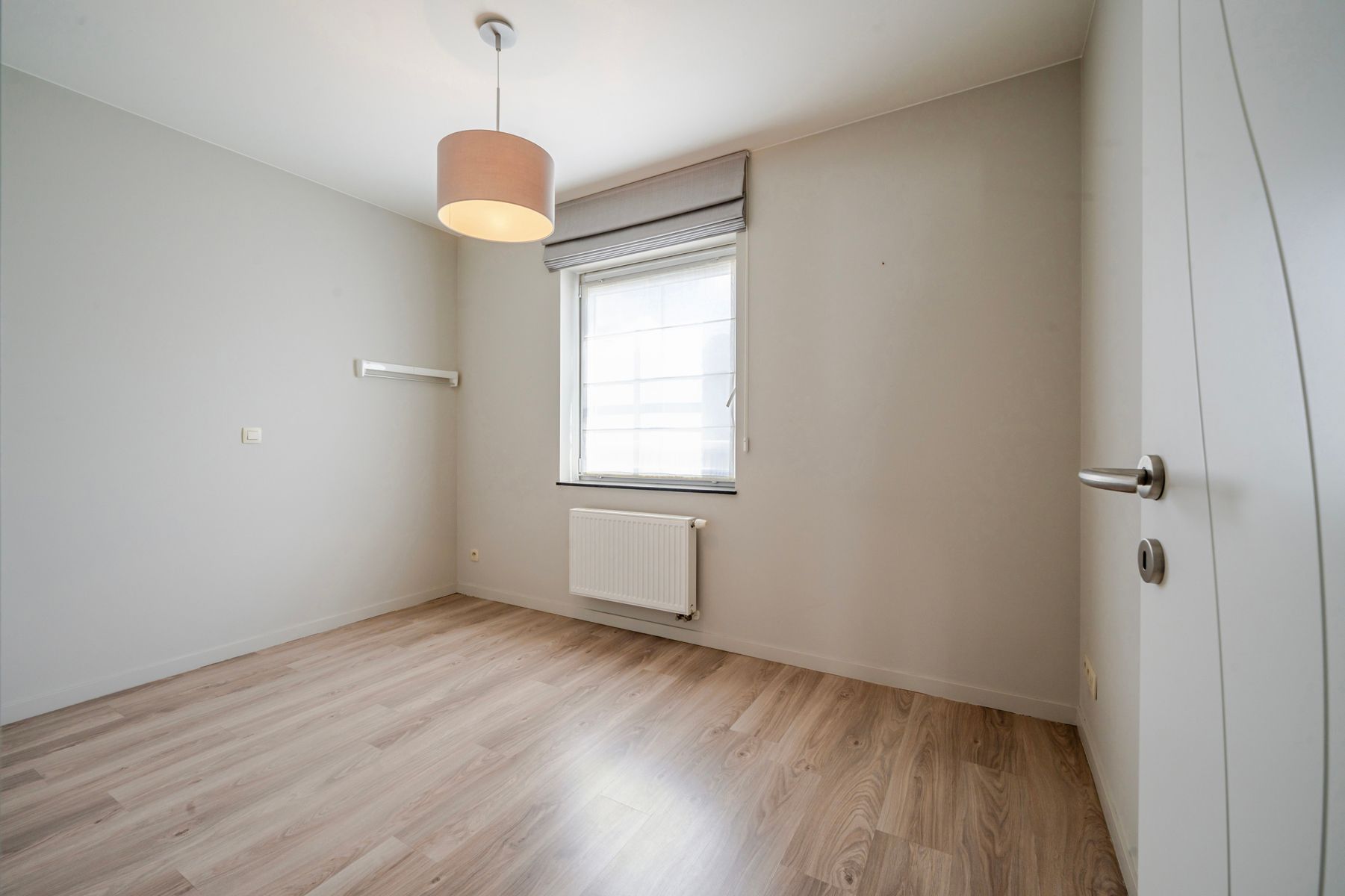 Instapklaar appartement in hartje Torhout! foto 12