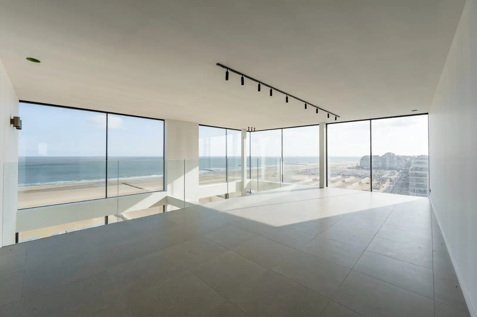 Uitzonderlijke hoekduplex (427m²) met frontaal zeezicht en meer dan 30 meter gevelbreedte  foto 15