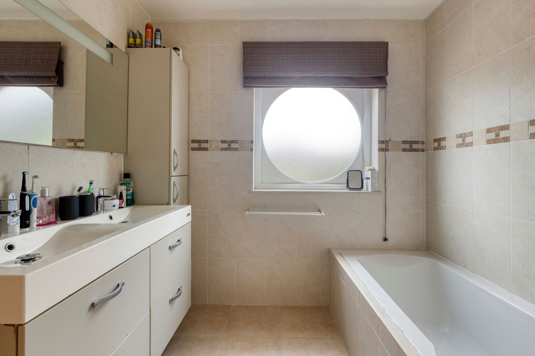 Ruime en instapklare 3-gevelwoning in rustige omgeving foto 19