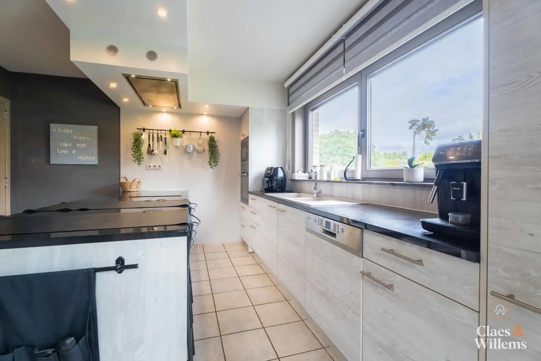 Ruime gezinswoning met 5 slaapkamers. foto 9