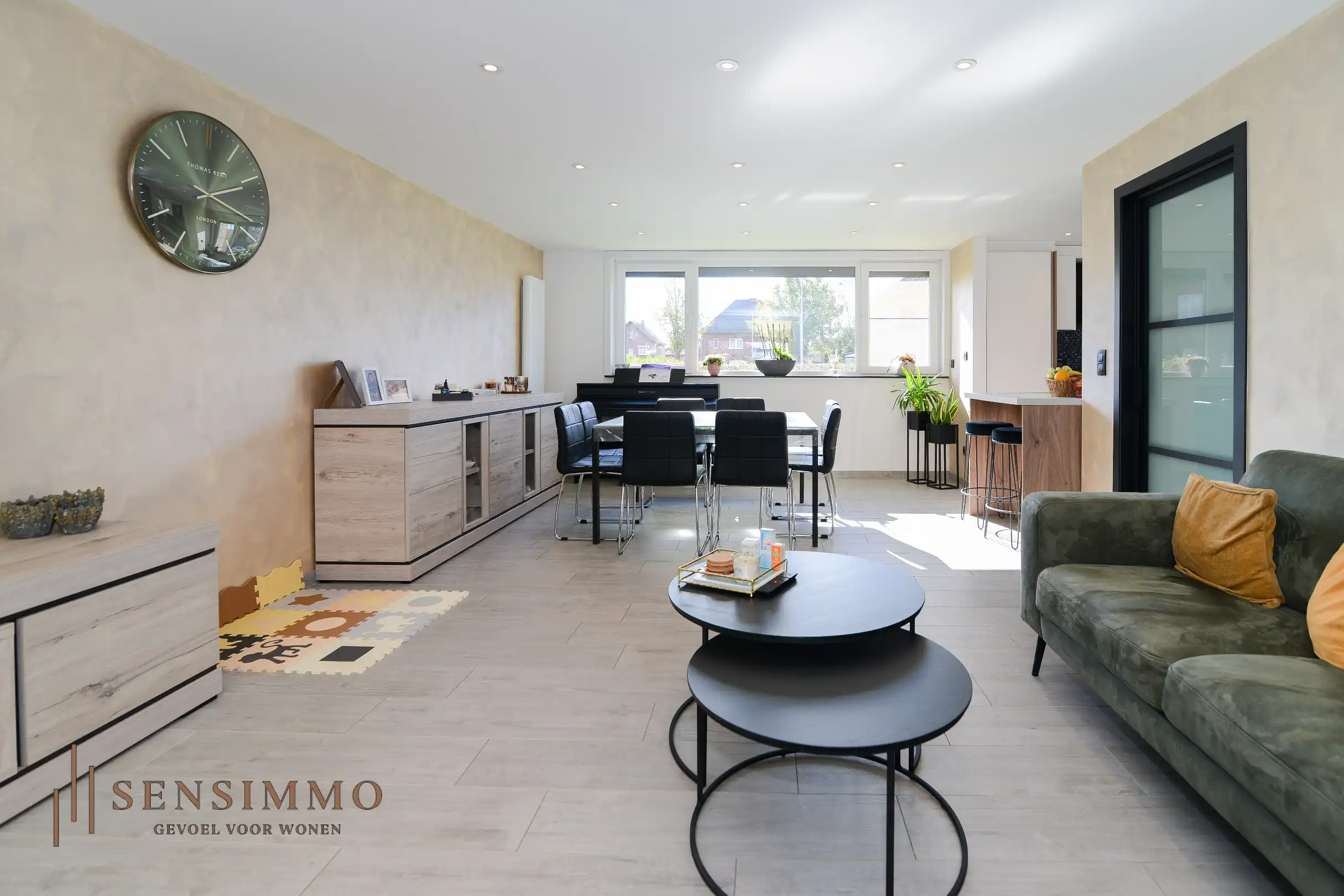  Instapklare gelijkvloerse hoekwoning met tuin, garage en 3 slaapkamers foto 4