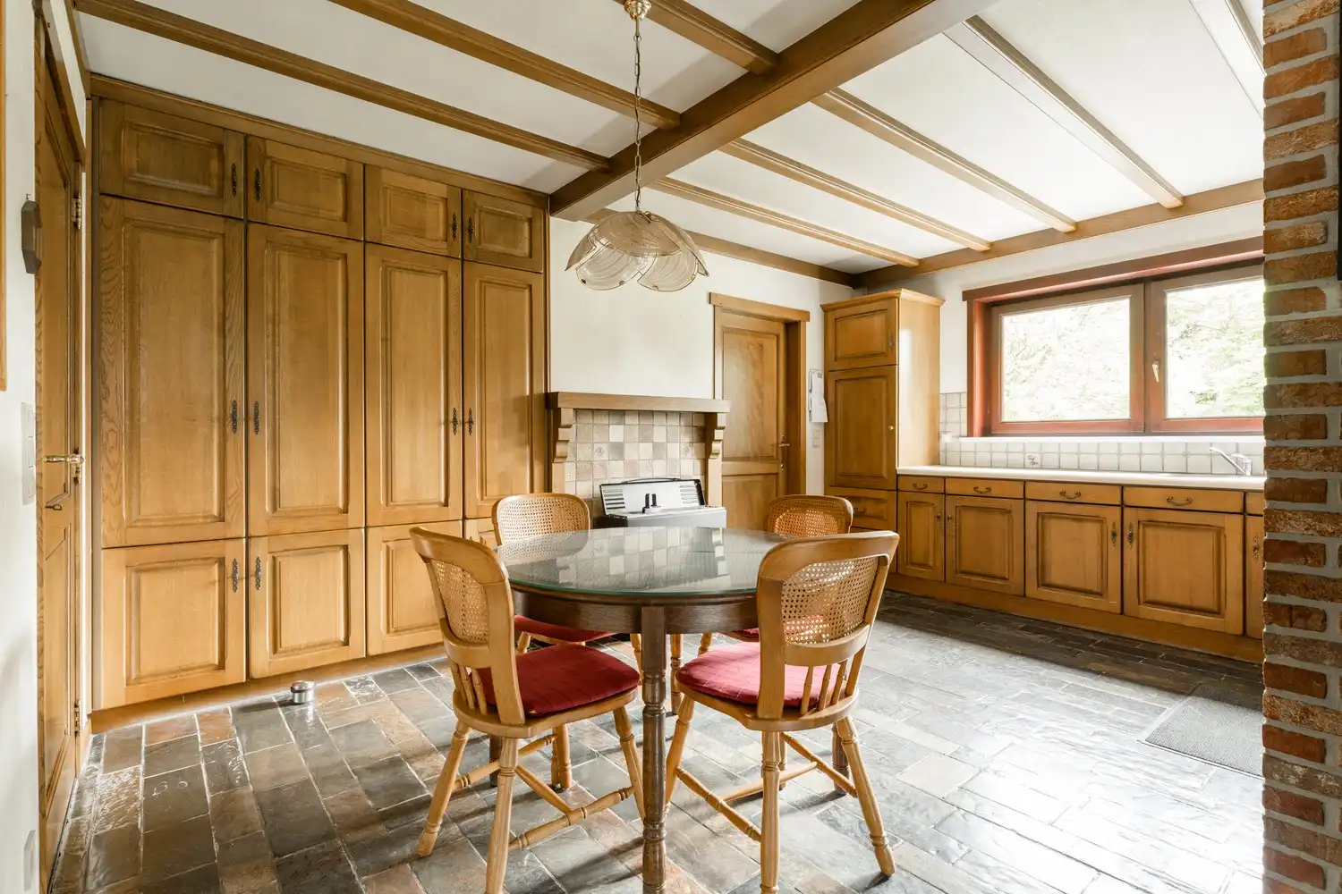 armante woning met karaktervolle architectuur in hartje Hamont-Achel - Posthoornstraat 13 foto 11