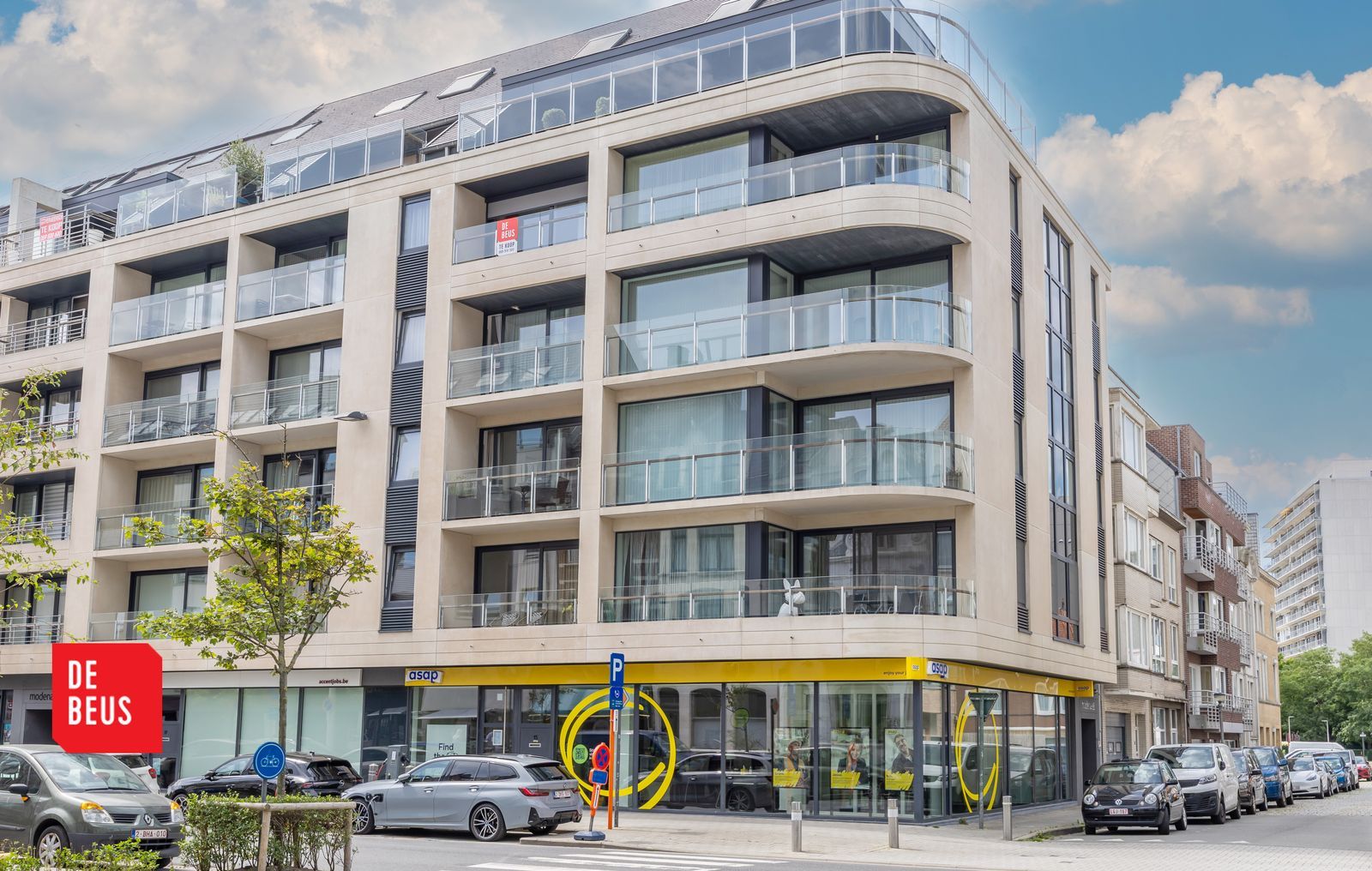 Subliem 2 slpk appartement met terras pal aan de jachthaven. foto {{pictureIndex}}