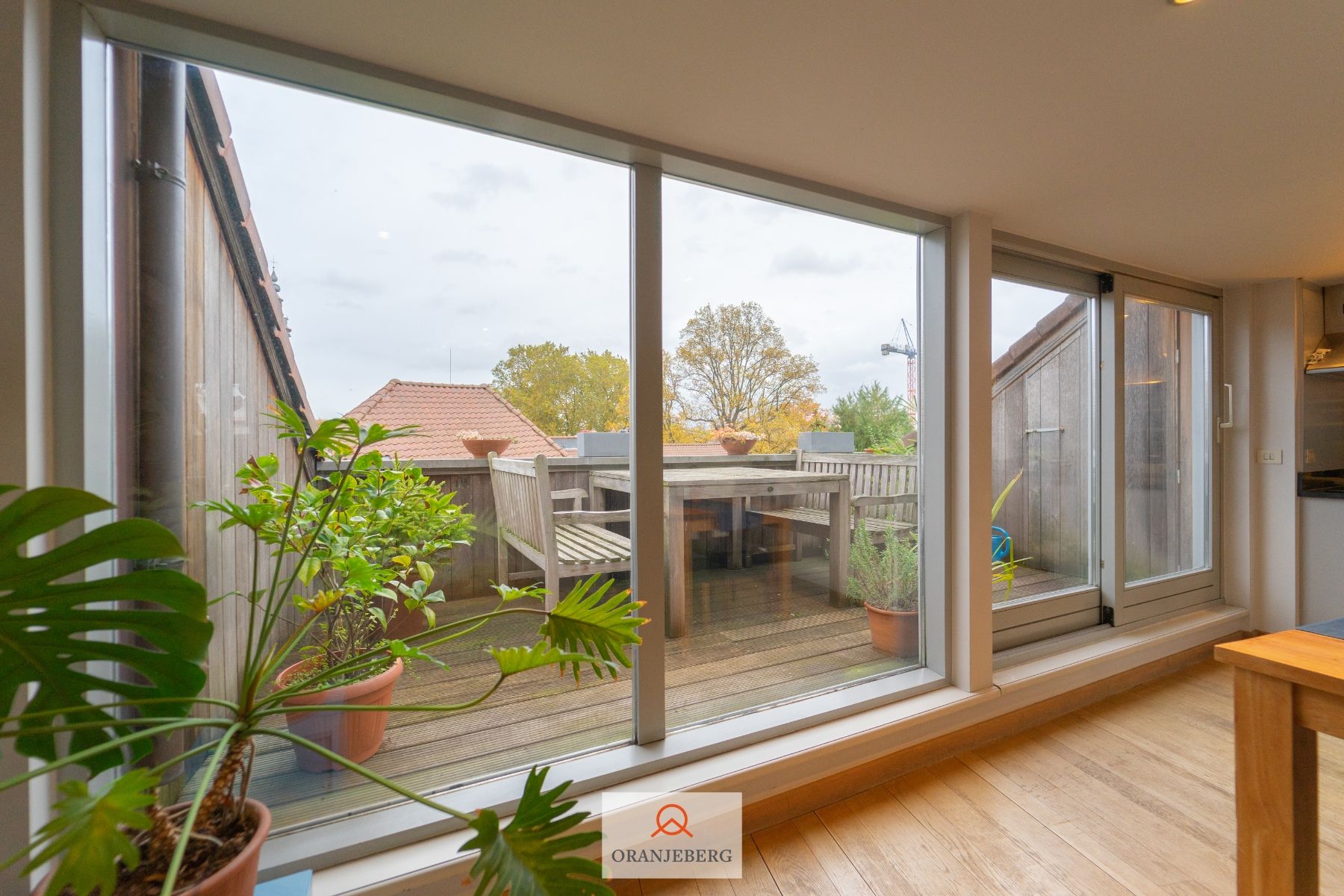 Prachtig BEMEUBELD dakappartement met terras vlakbij Zuid foto 5