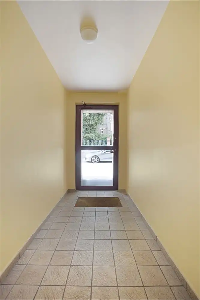 Ruim appartement in kleine residentie foto 4