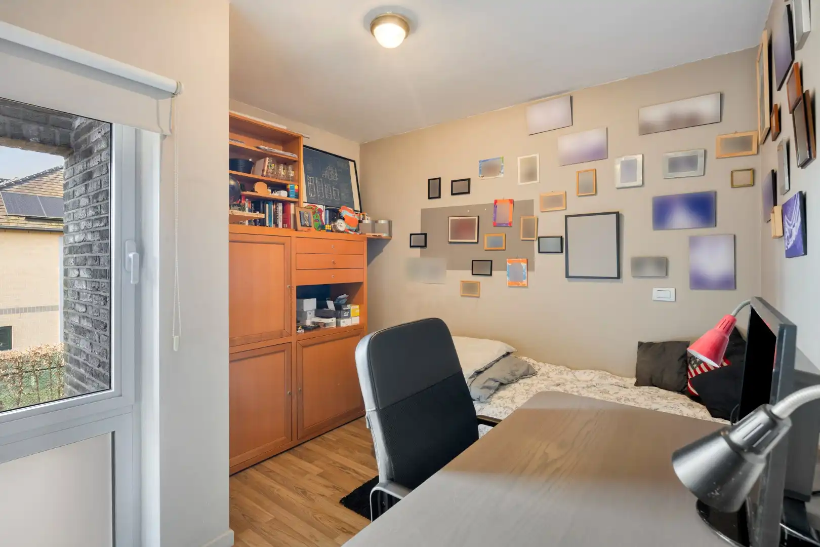 Moderne, ruim ingedeelde woning op een mooi perceel van 13 are met zwembad. foto 28