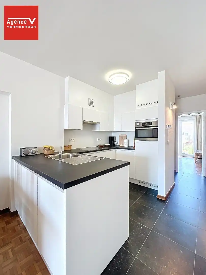 Instapklaar gemeubileerd zeezicht-appartement nabij duinen te Mariakerke!  foto 5