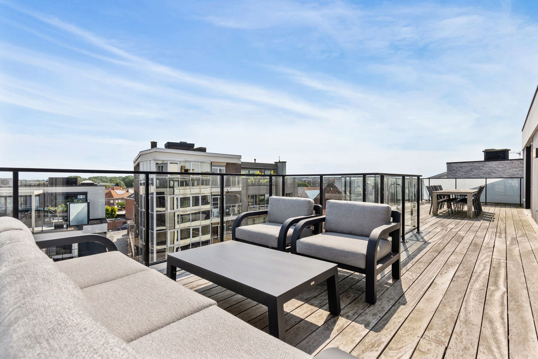 Luxe penthouse met XXL terrassen in centrum Deinze foto 2
