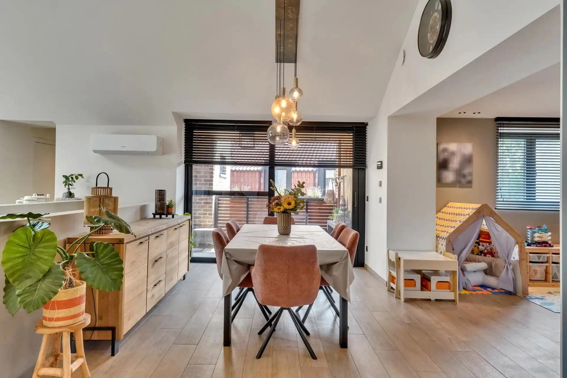 Gerenoveerde gezinswoning met 3 ruime slaapkamers foto 9