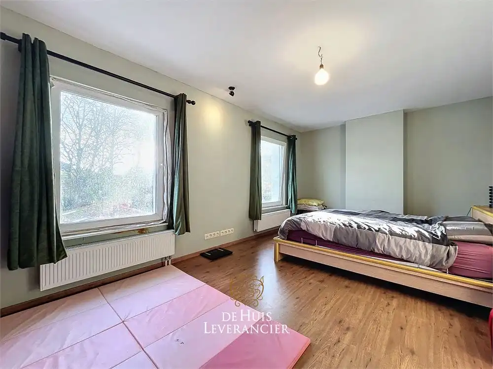 RUIME woning te koop (8 slpks, 2 badk) die ook perfect als tweewoonst kan dienen foto 38