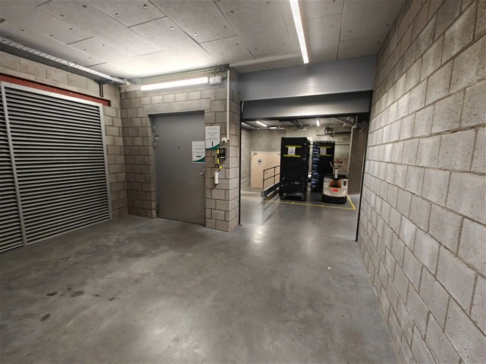 Kantoorgebouw foto 12