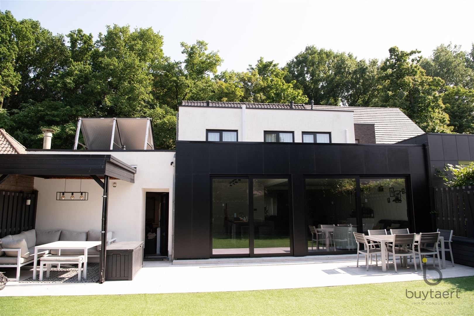 Volledig gerenoveerde woning met 4 slaapkamers. foto 36