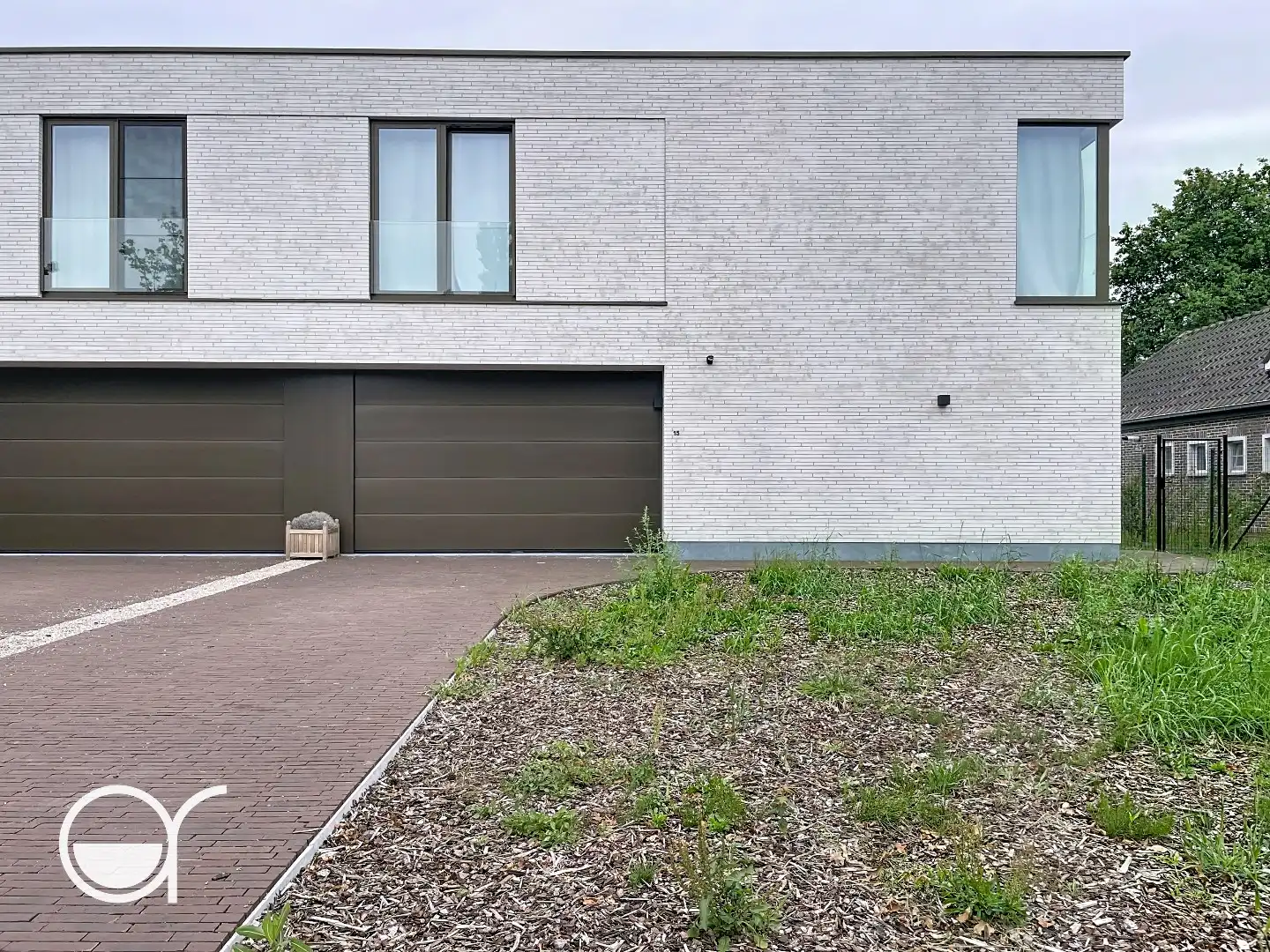 Nieuwbouwwoning met vier slaapkamers en ruime tuin in Deurle foto 2