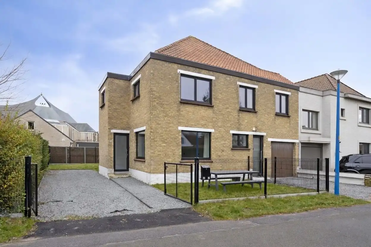 VOLLEDIG GERENOVEERD HUIS OPGESPLITST IN 2 PRACHTIGE APPARTEMENTEN foto 12