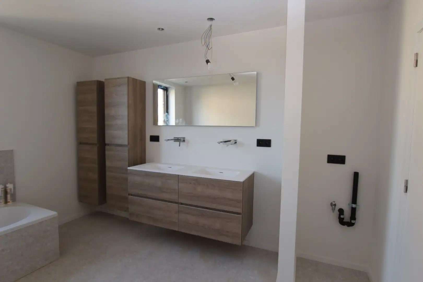 PRACHTIG AFGEWERKTE WONING (2020) foto 11