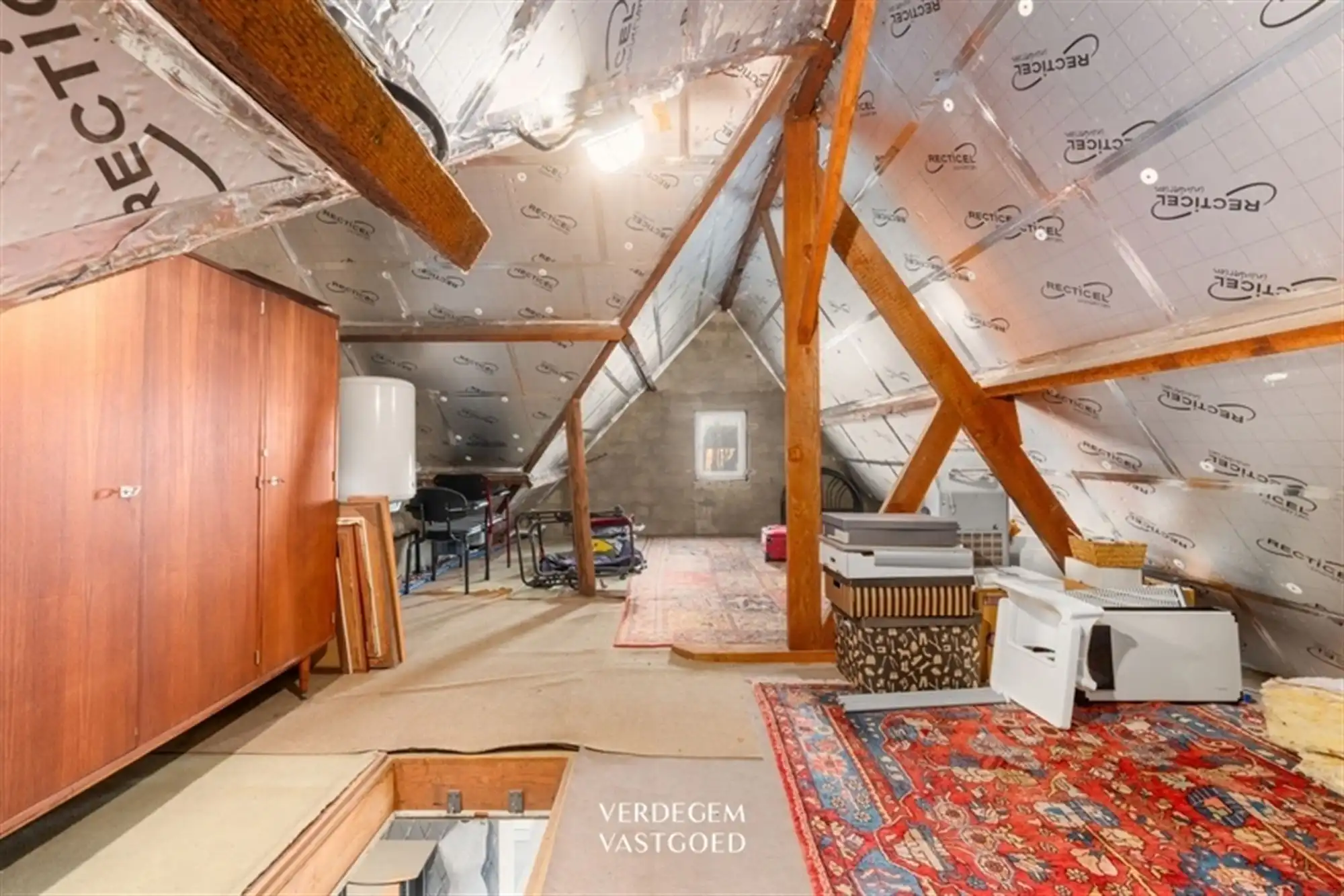 Stijlvolle en instapklare woning met 2+1 slaapkamers, garage en mooie tuin foto 15