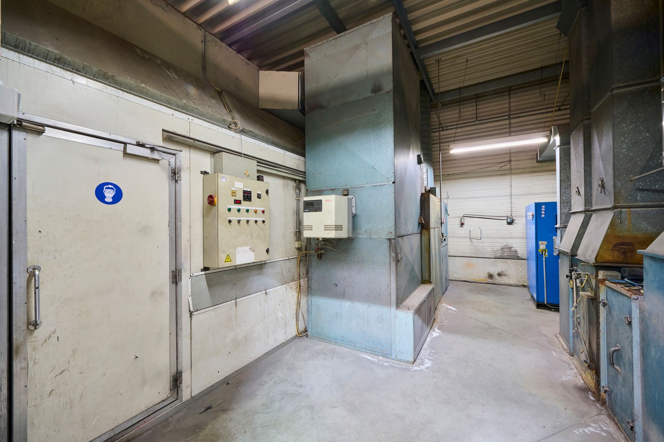 TE KOOP: bedrijfsgebouw met woning in Zonhoven foto 8