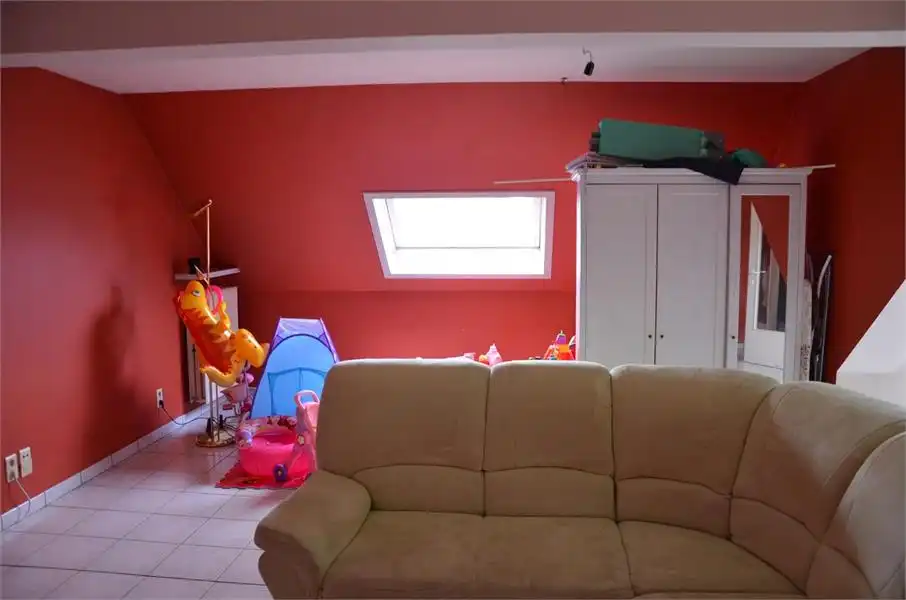 Instapklaar dakappartement met terras en autostandplaats in Ardooie foto 5
