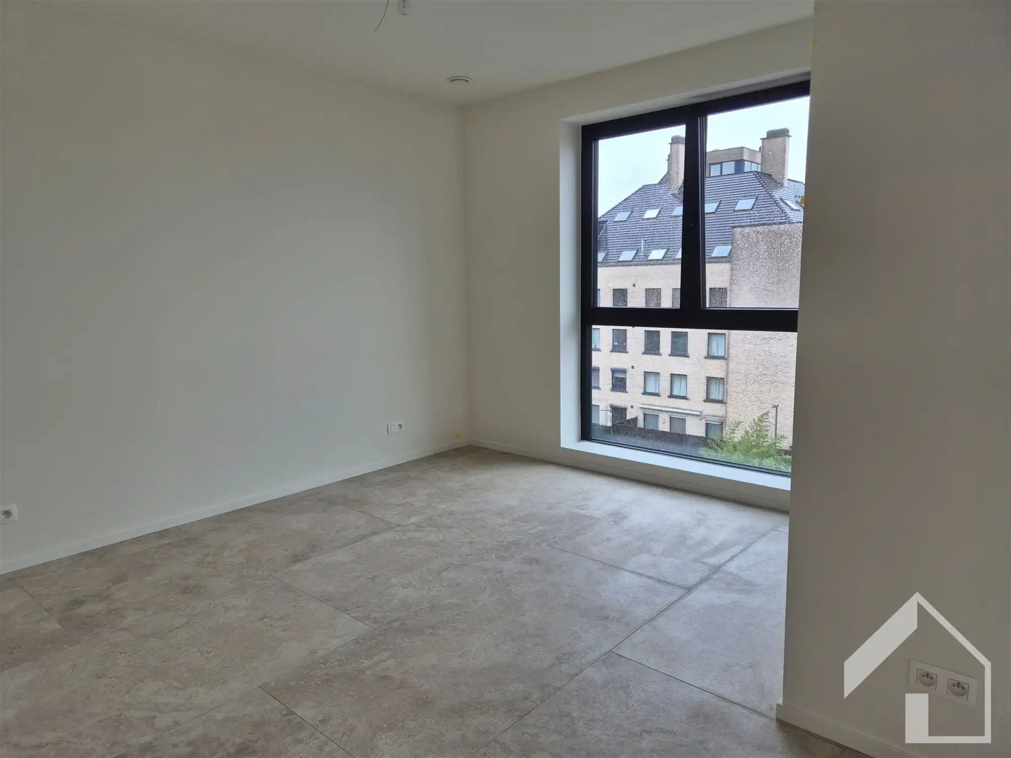 Nieuwbouw appartement op de 3de verdieping met 1 slaapkamer, terras en lift.   foto 16