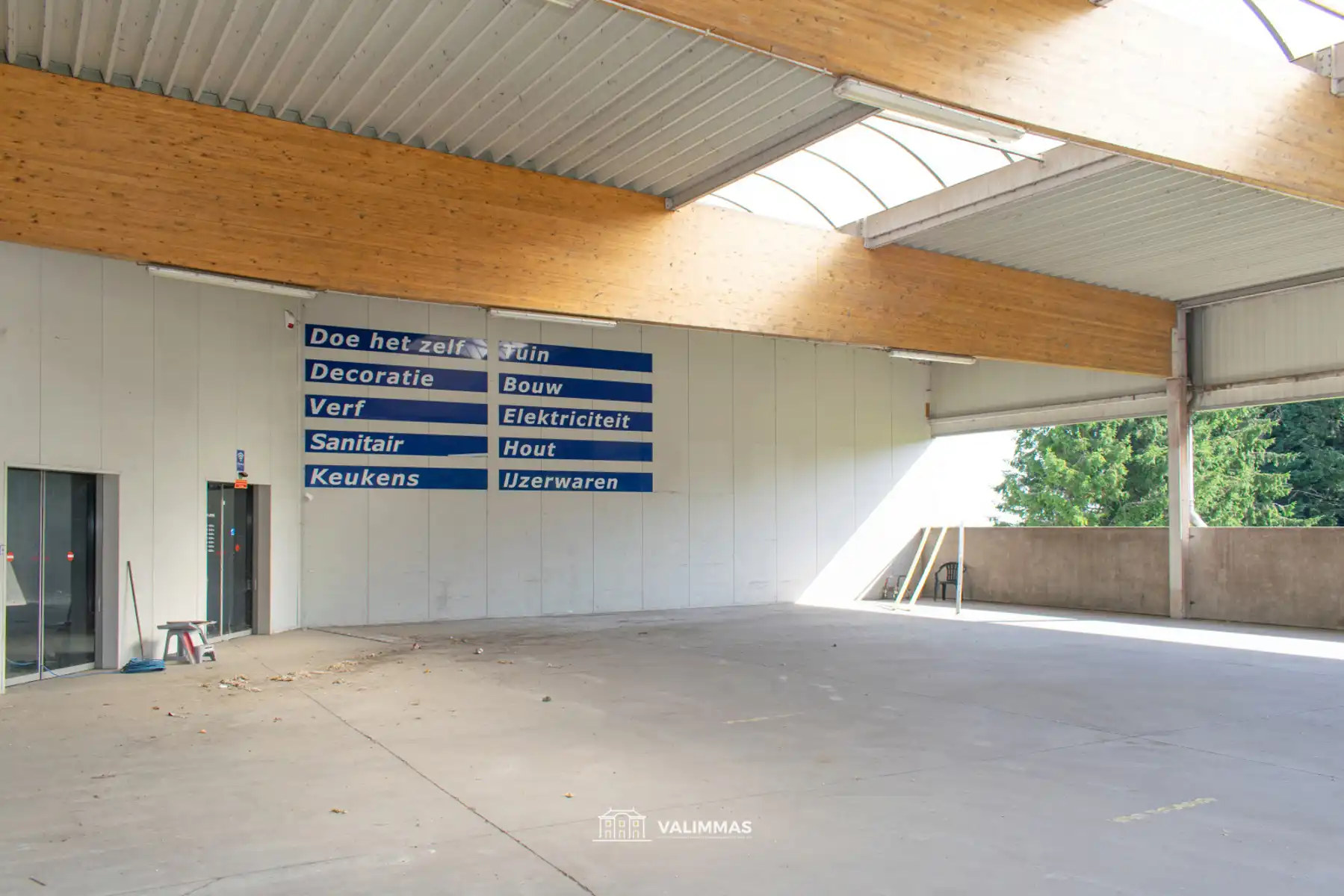 Handelsruimte/opslagplaats met parking (voormalige Gamma) foto 8