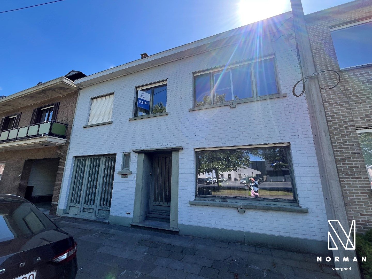 Hoofdfoto van de publicatie: Ruime woning te koop in Kuurne – Vijverhoek! 🏡