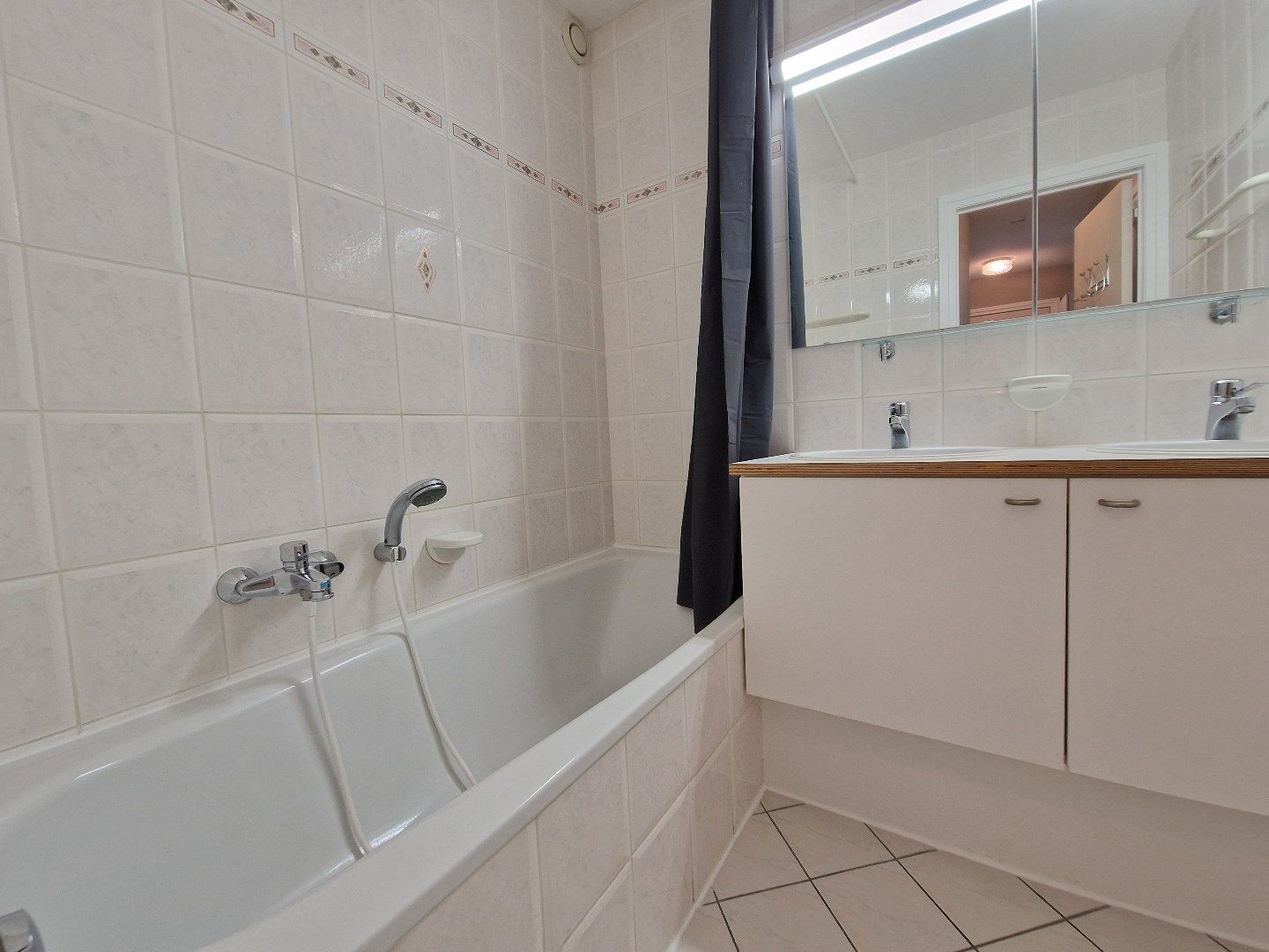 Zeer verzorgd appartement om de hoek van de zeedijk! foto 10