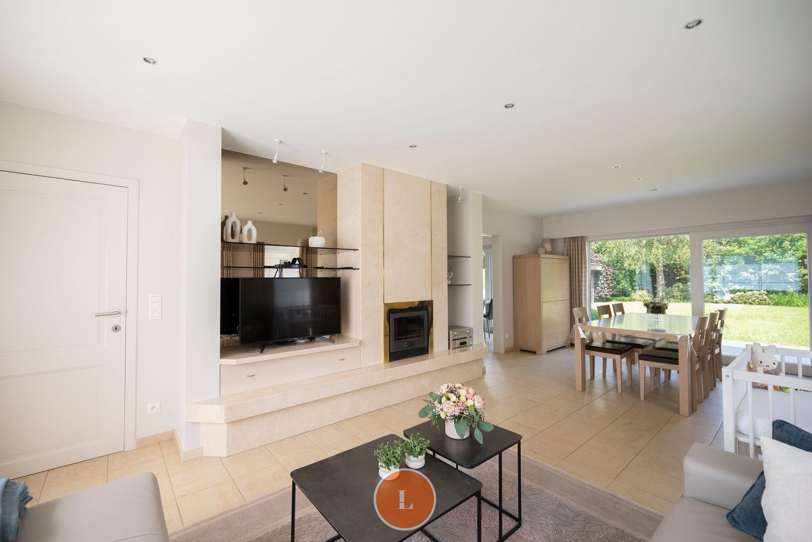 Ruime en rustige gelegen woning op een perceel van 744m² foto 4