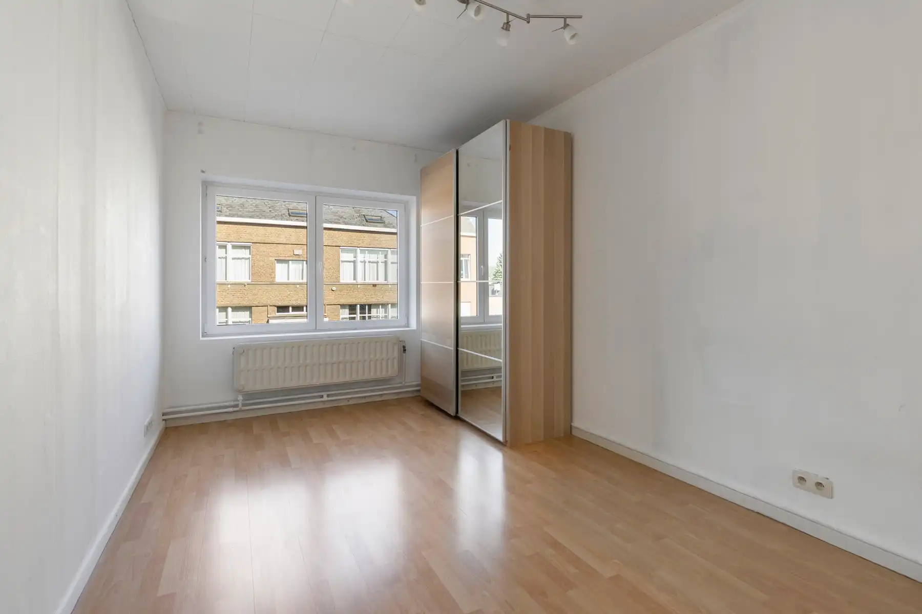 Ruim appartement nabij centrum Merchtem foto 15
