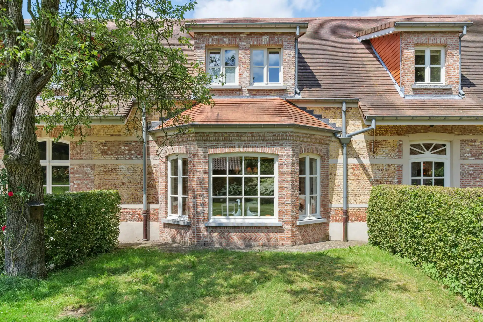 Magnifiek landhuis in een prachtig domein van ca 10ha foto 2