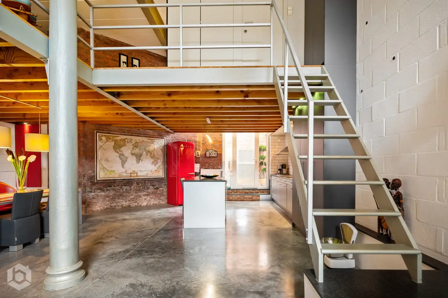Hedendaagse loft met klein stadstuintje in residentiële omgeving nabij centrum van Mechelen foto 3
