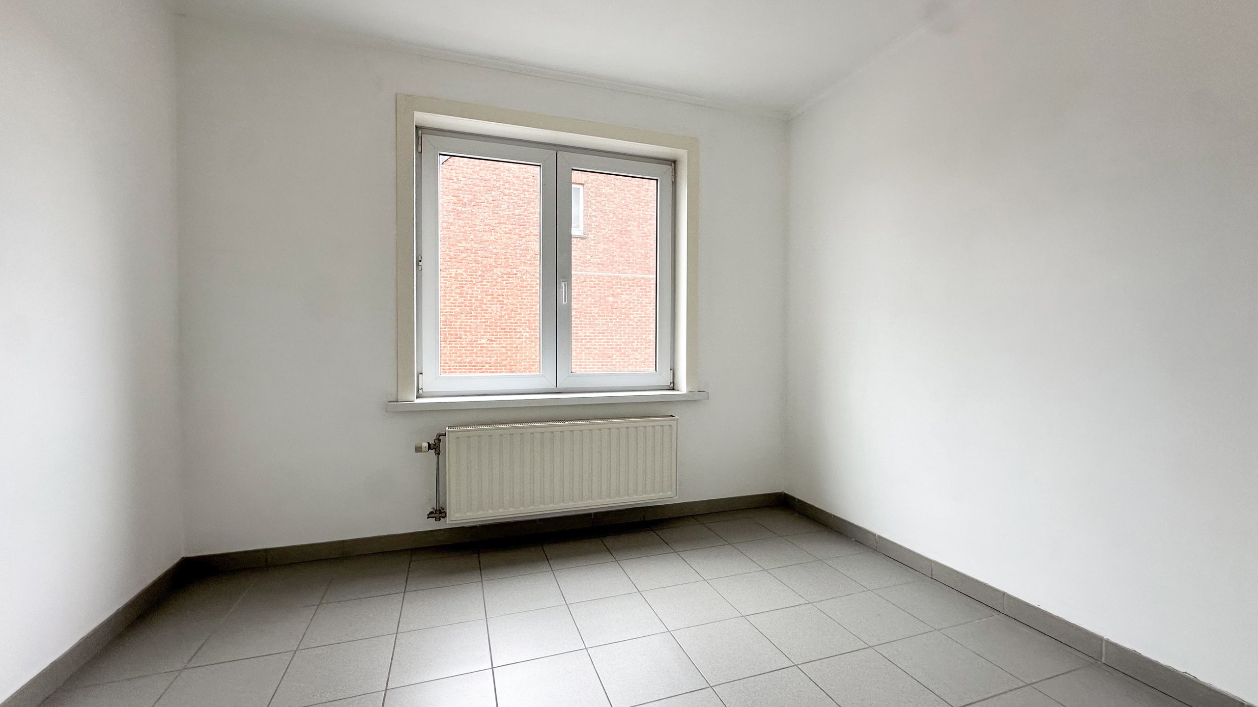 Instapklaar appartement met 2 slpks en groot terras! foto 13