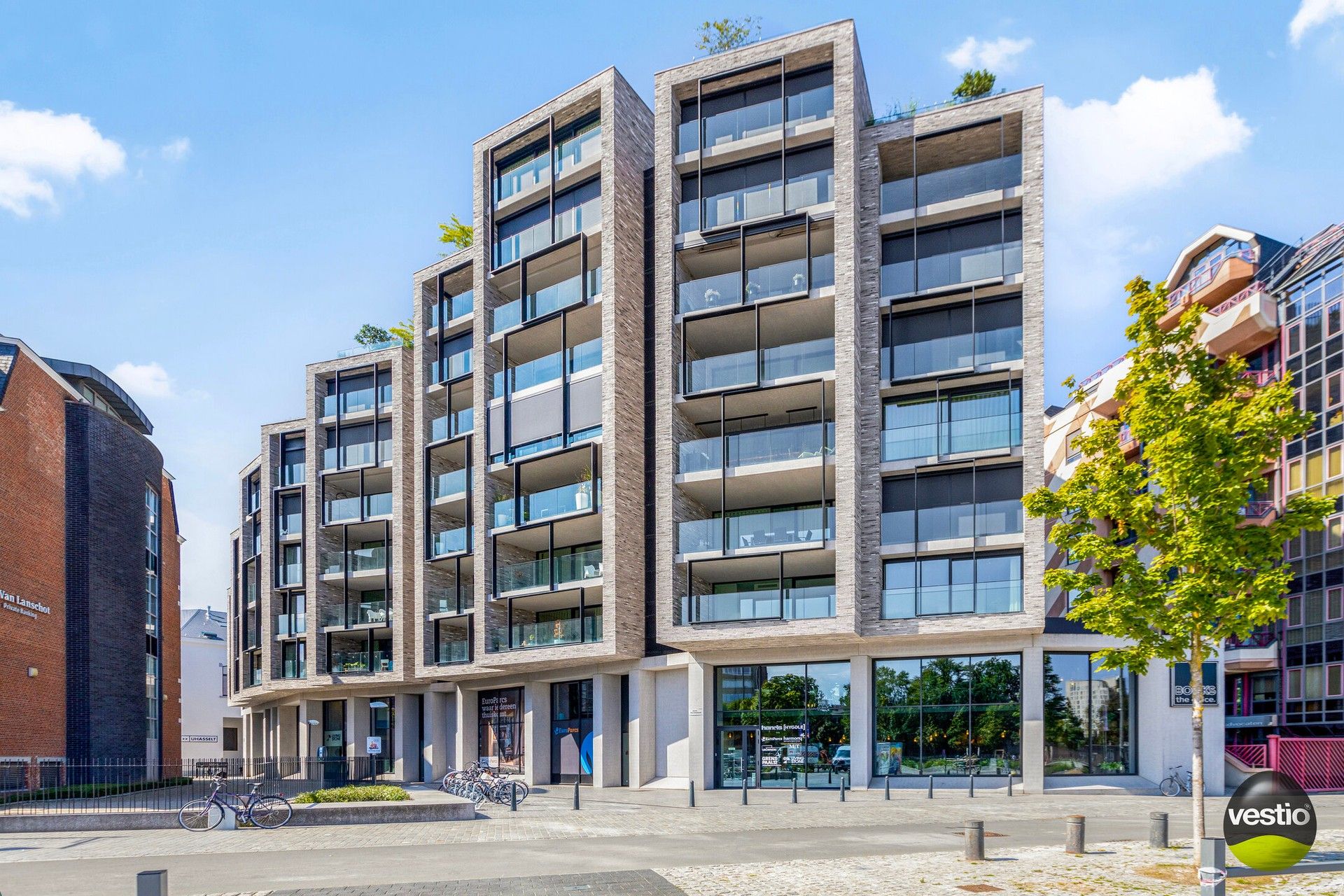 Uniek gelegen 3 slaapkamer appartement met prachtig terras in Res. Books op het Kolonel Dusartplein. foto 25