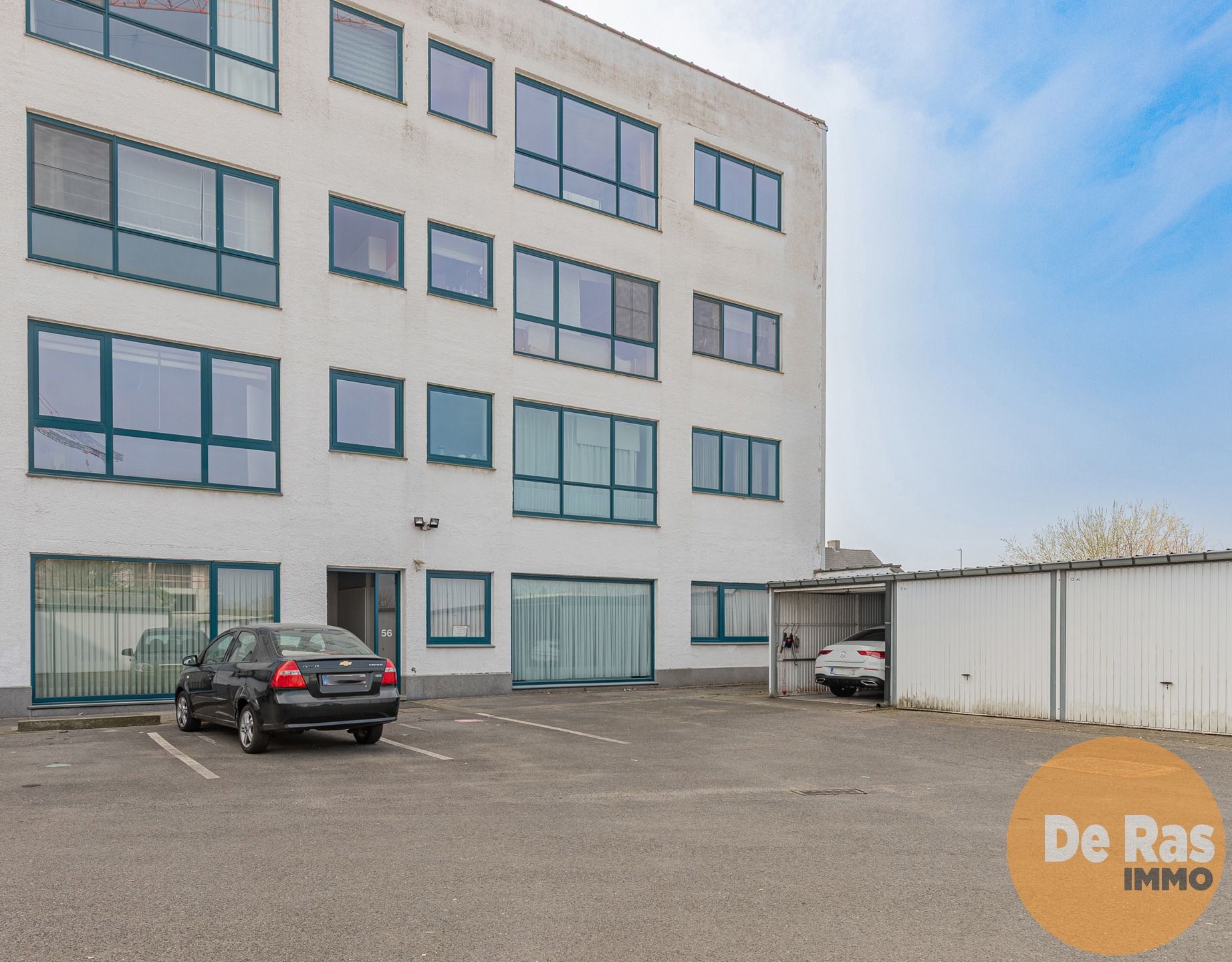 WETTEREN- Instapklaar appartement met 2 kamers nabij station foto 2