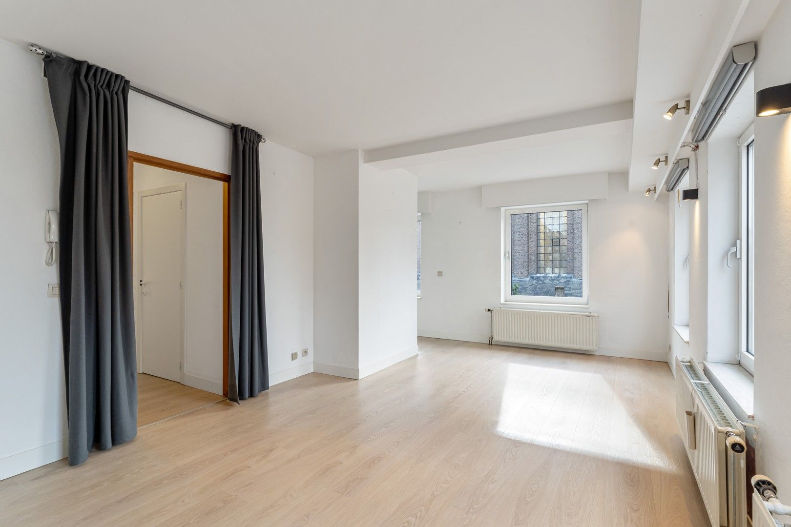 APPARTEMENT MET 2 SLAAPKAMERS IN HET HART VAN SINT-TRUIDEN. foto 3
