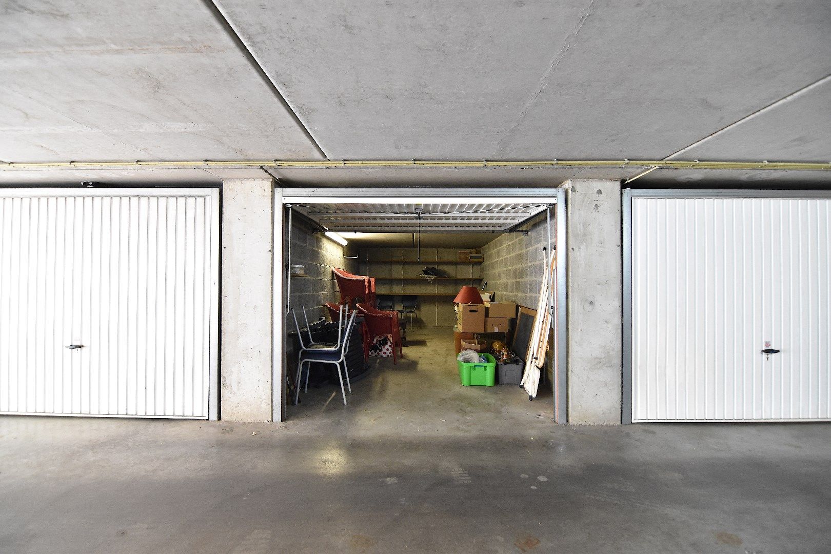 Ruim 3-slpk appartement met garage foto 15